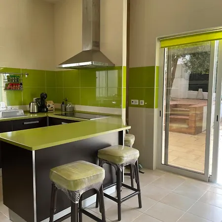 בית נופש Casa De Ferias, Monte Canelas Mexilhoeira Grande